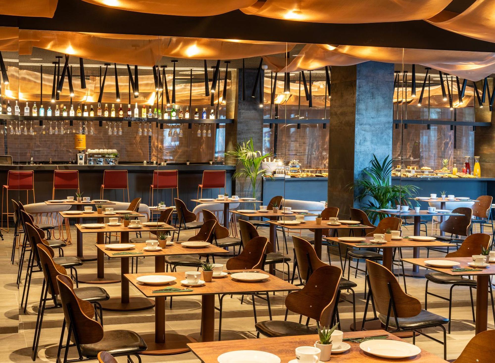 Axel Hotel Bilbao - Adults Only Экстерьер фото
