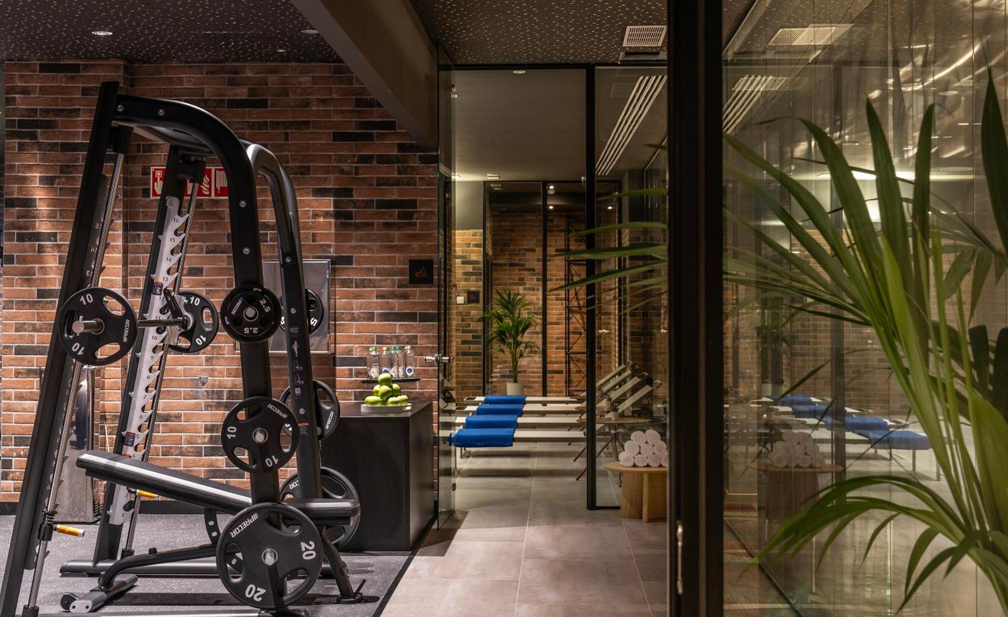Axel Hotel Bilbao - Adults Only Экстерьер фото